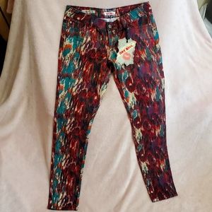 NWT New Hot Kiss Fun Pattern Jean "Skinny Lily" Sz 7